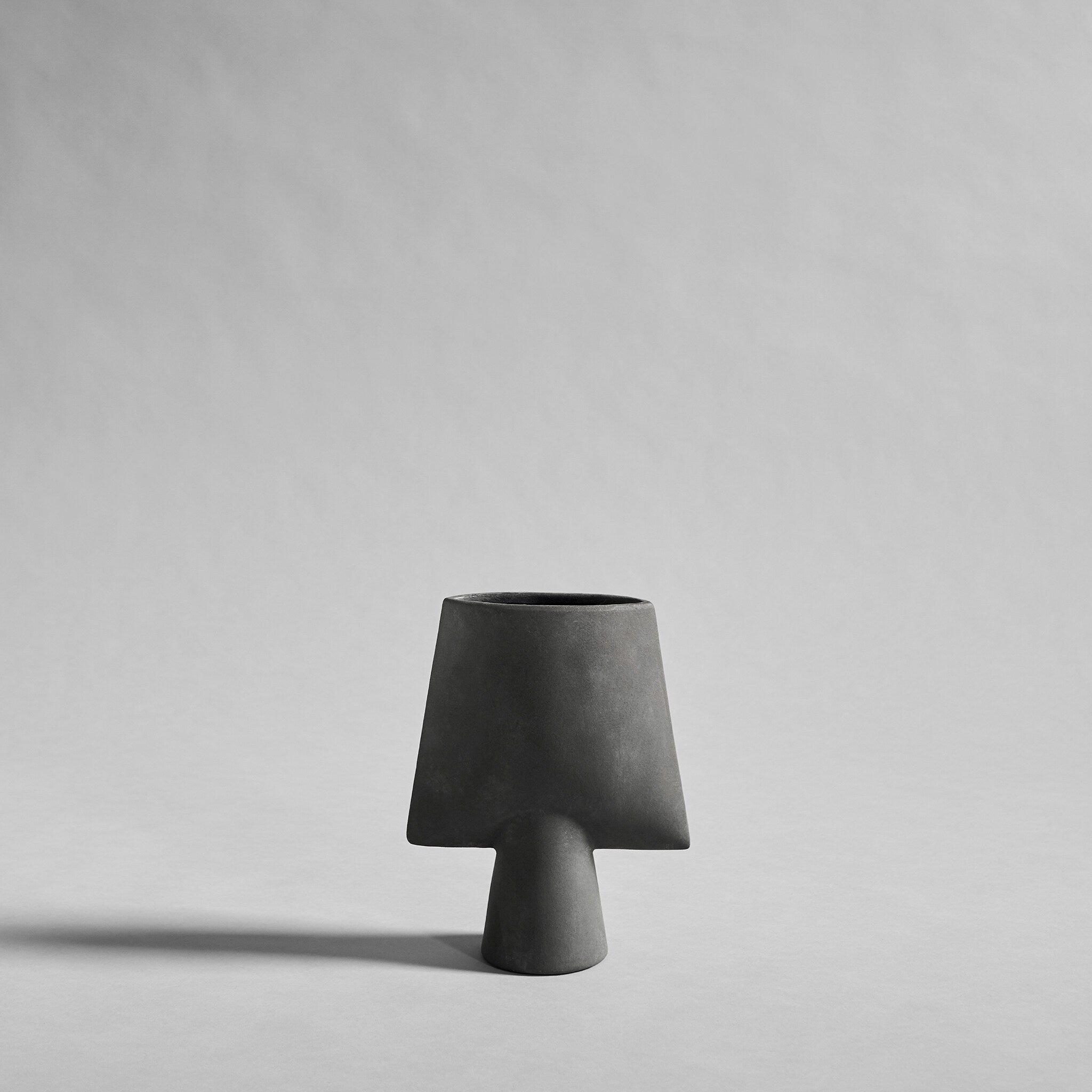 Sphere Vase Square, Mini - Dark Grey | 101 Copenhagen