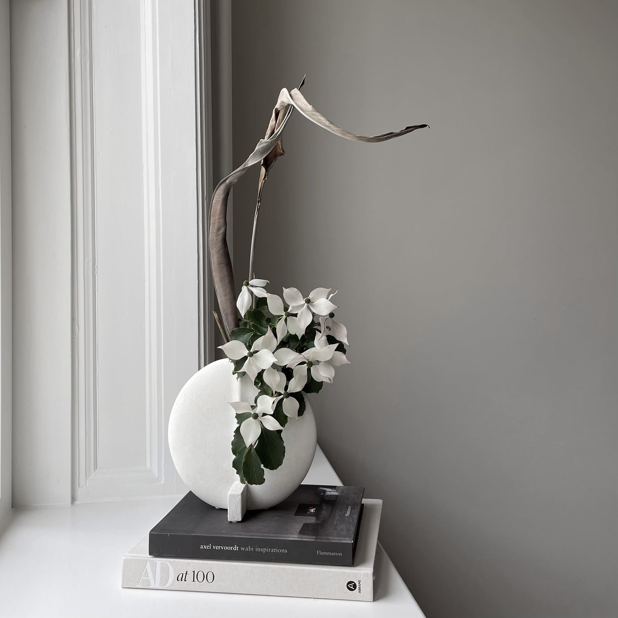101 Copenhagen - Guggenheim Vase, Petit - Bone White - Vase