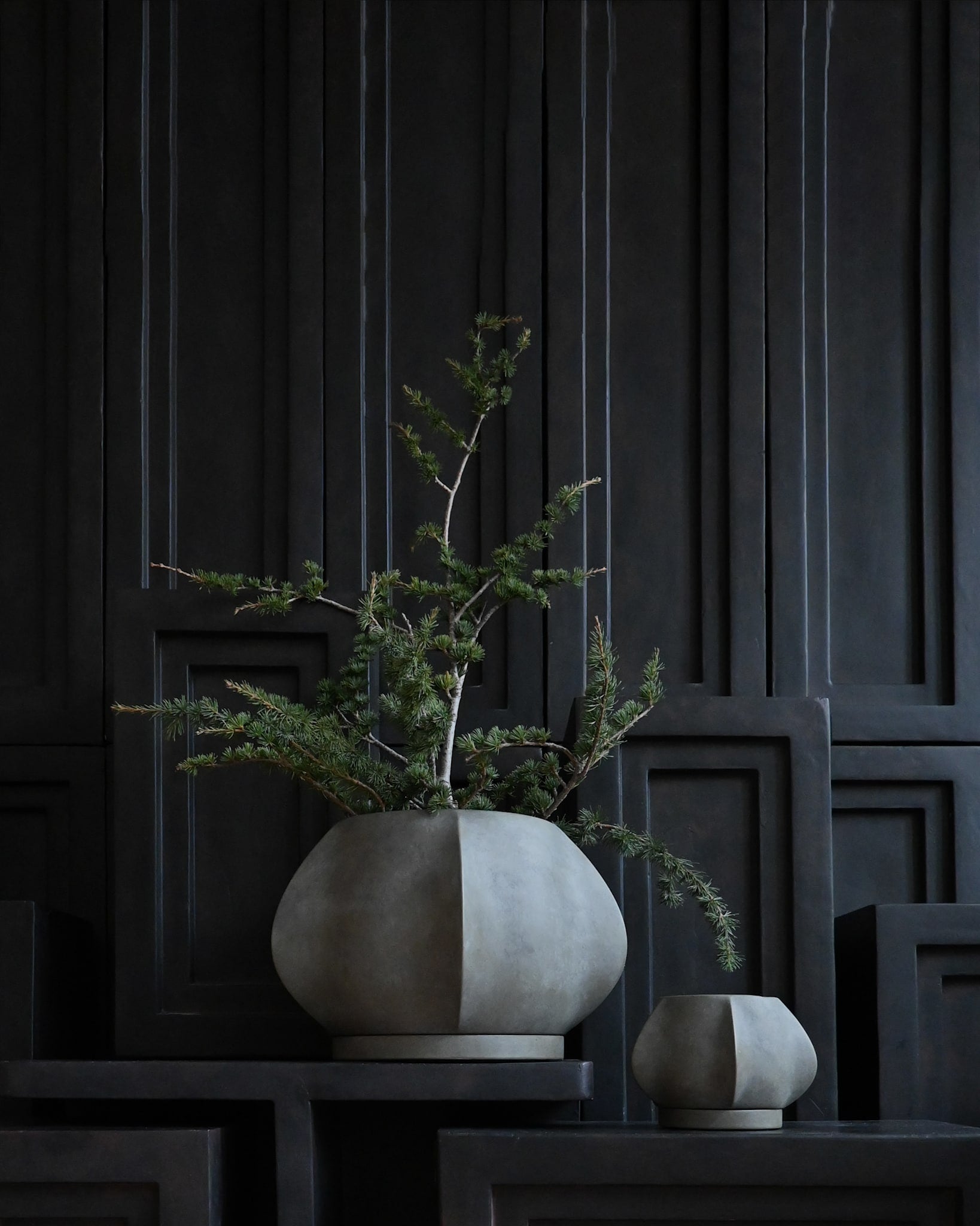 101 Copenhagen - Arket Plant Pot, Petit - Dark Grey - Plant Pot