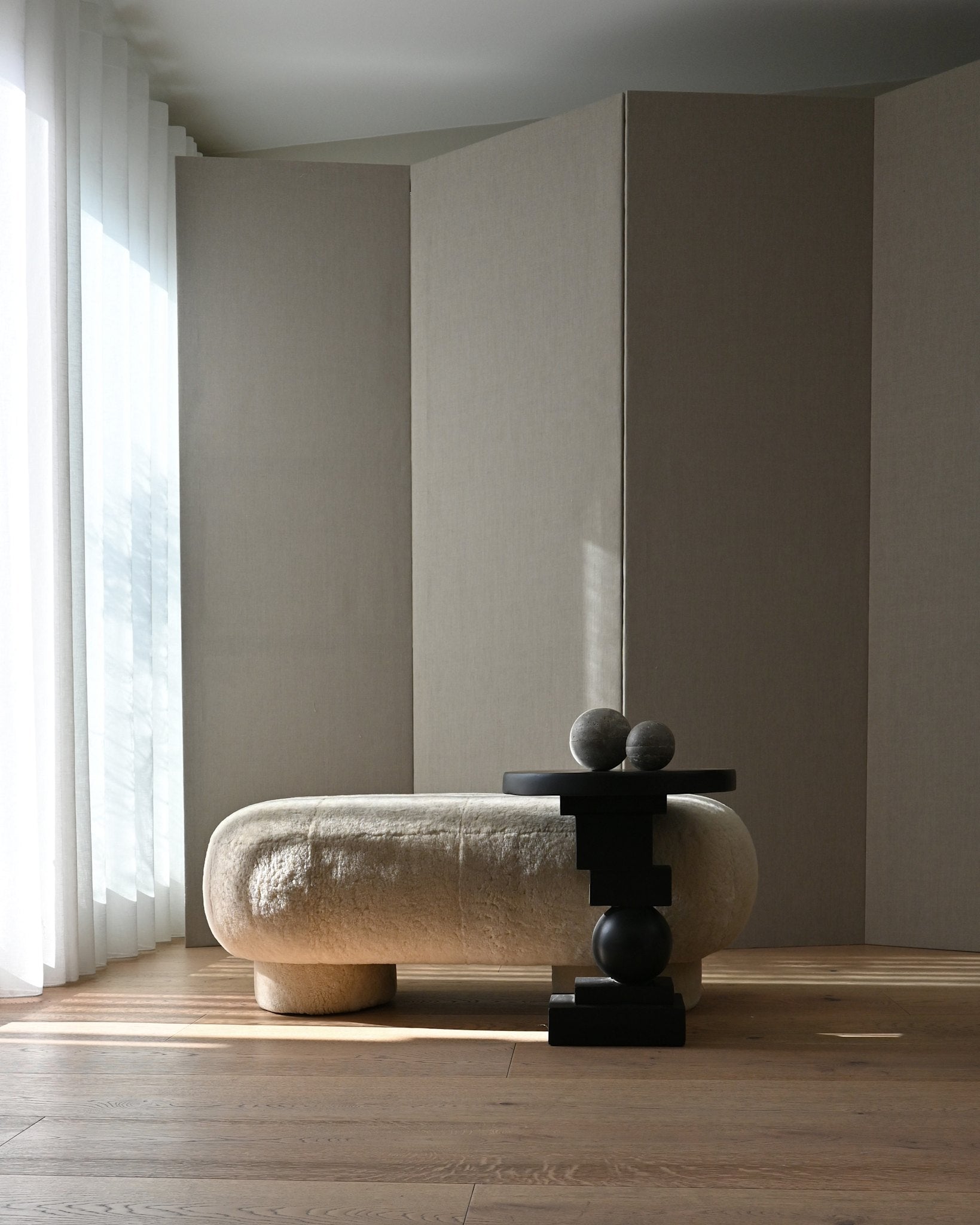 101 Copenhagen - Big Foot Bench - Sandshell (Sheepskin) - Bench