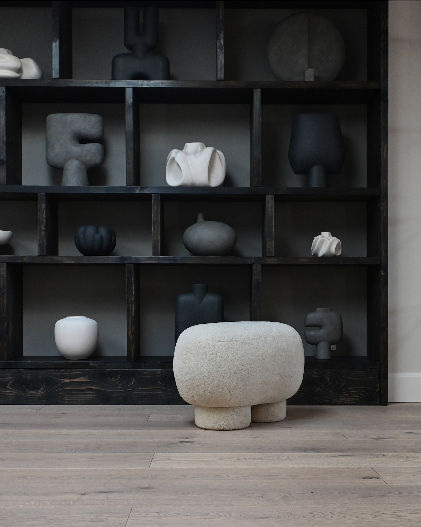 101 Copenhagen - Big Foot Bench, Petit - Sandshell (Sheepskin) - Bench