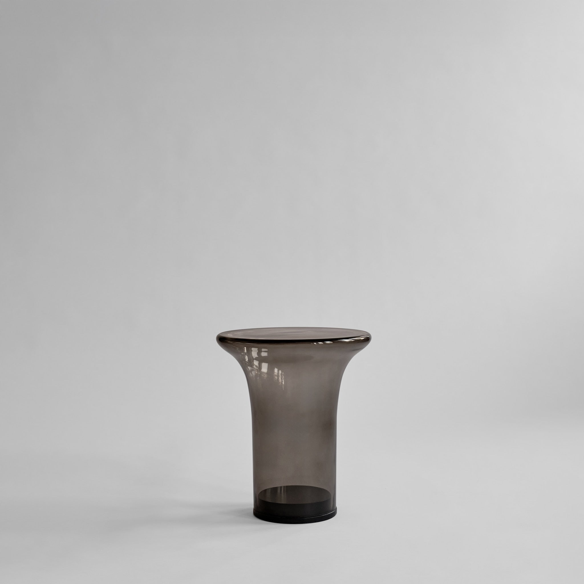 101 Copenhagen Trumpet table in glass Smoked forest