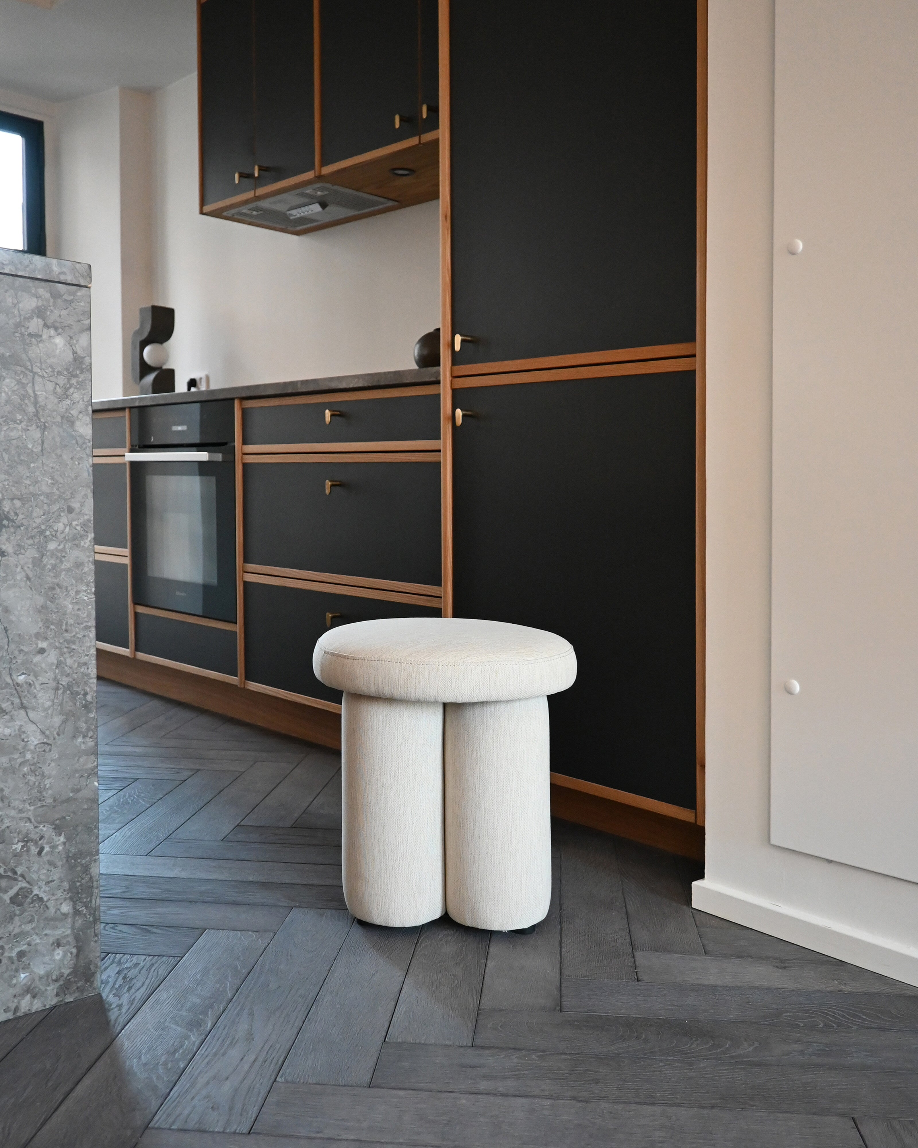 Big Foot Stool - Warm Ash (C142) | 101 Copenhagen