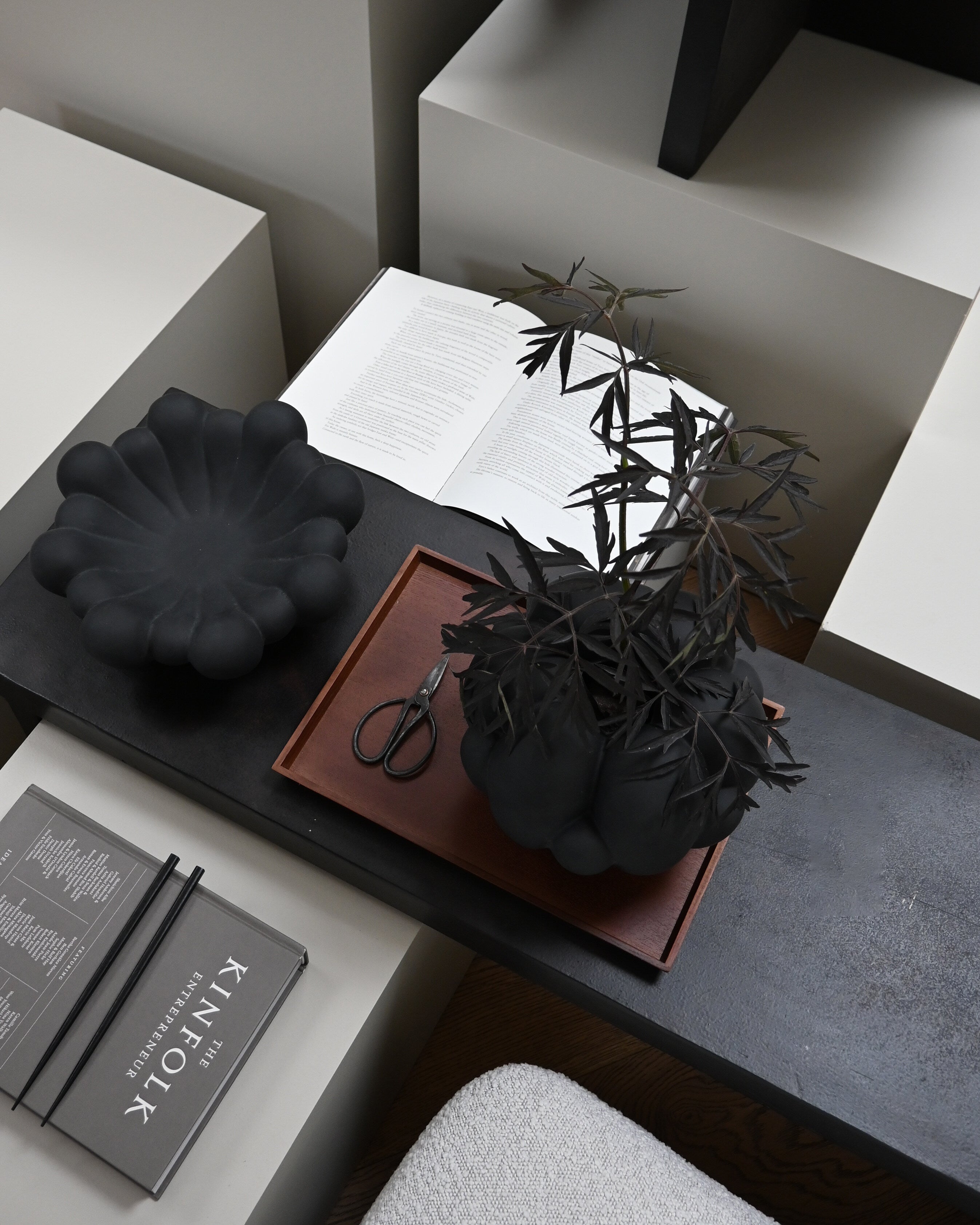 101 Copenhagen - Bloom Vase, Petit - Black - Vase