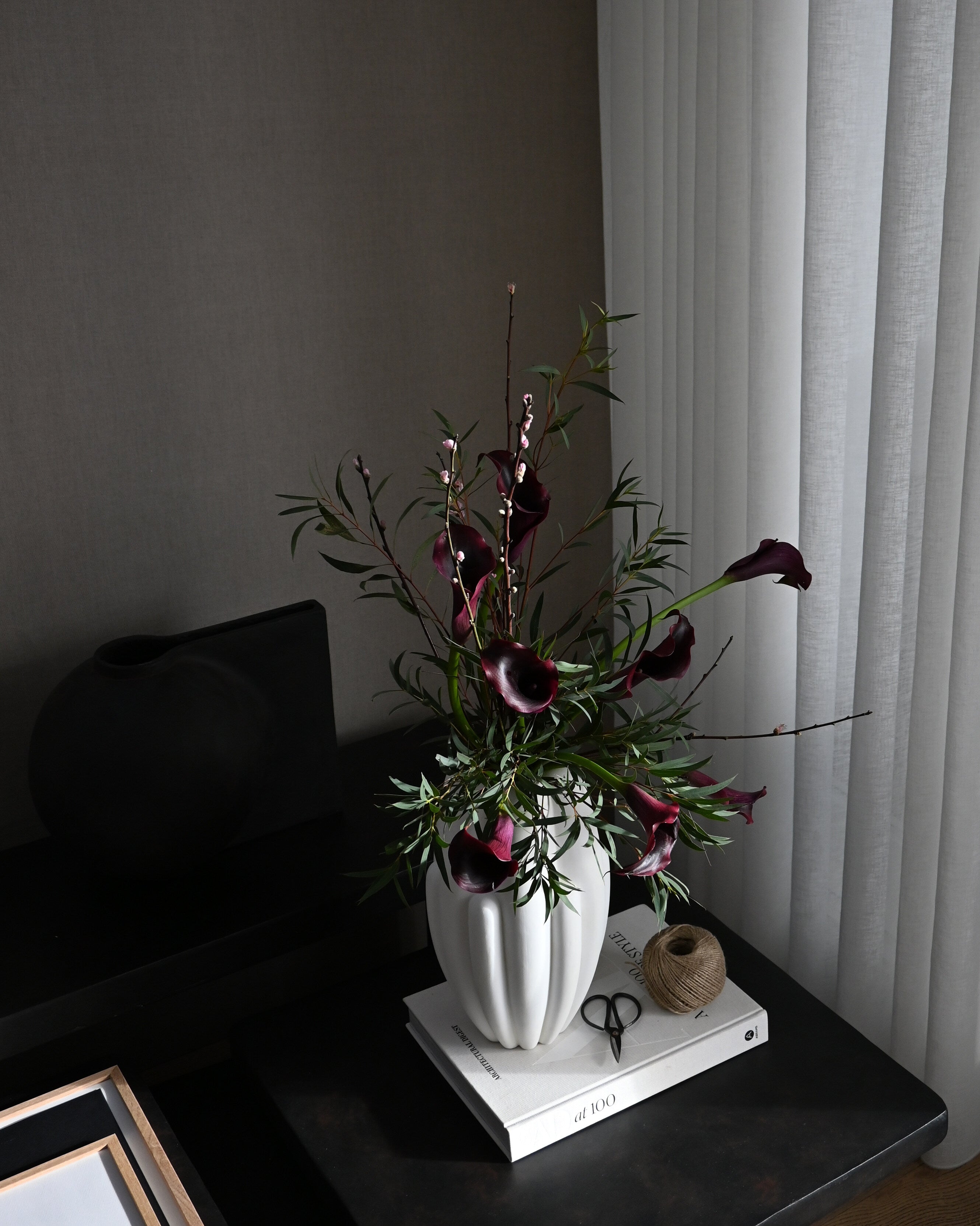 Bloom Vase Slim, Mini - Bone White | 101 Copenhagen
