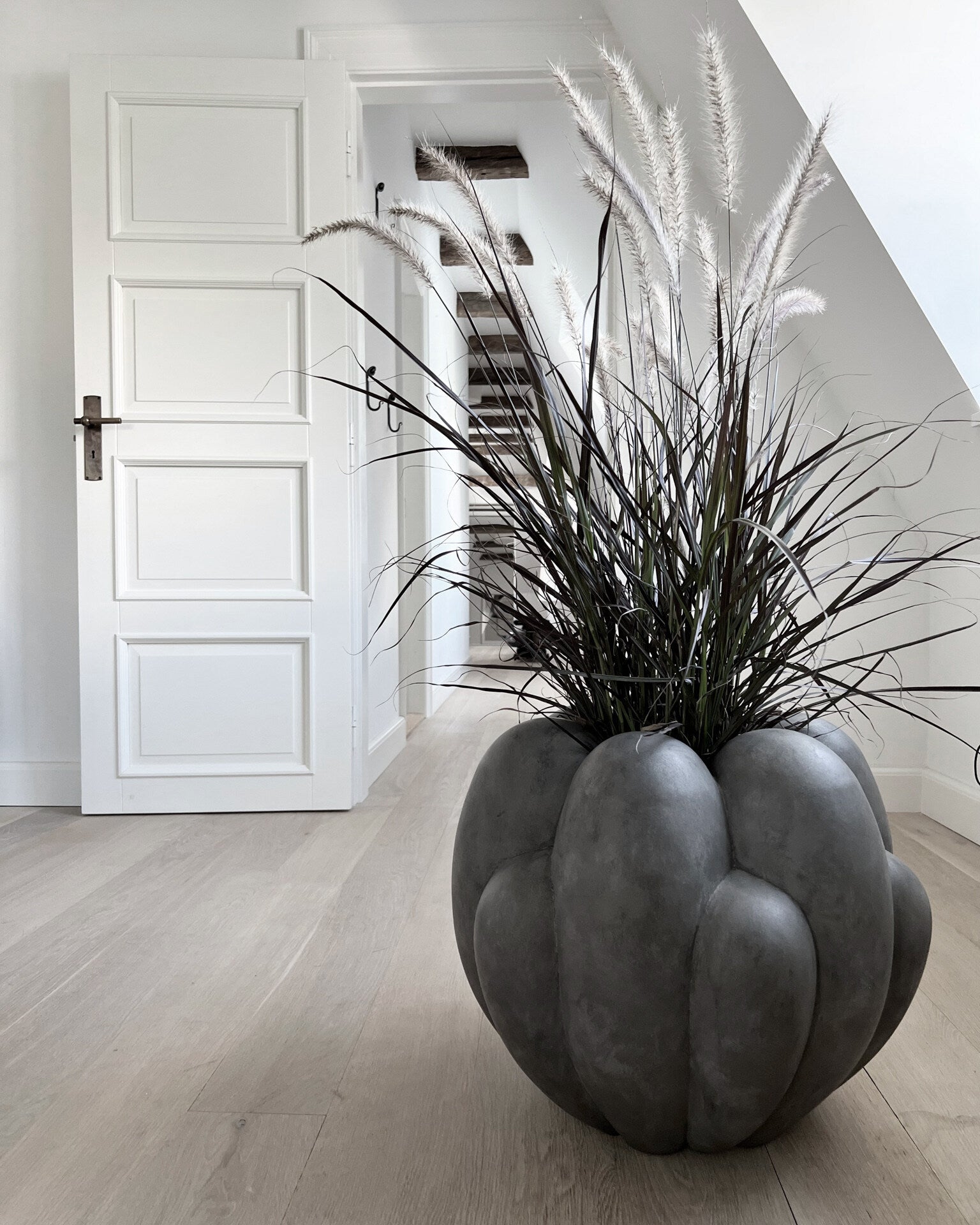 101 Copenhagen - Bloom Vase, Big - Dark Grey - Vase