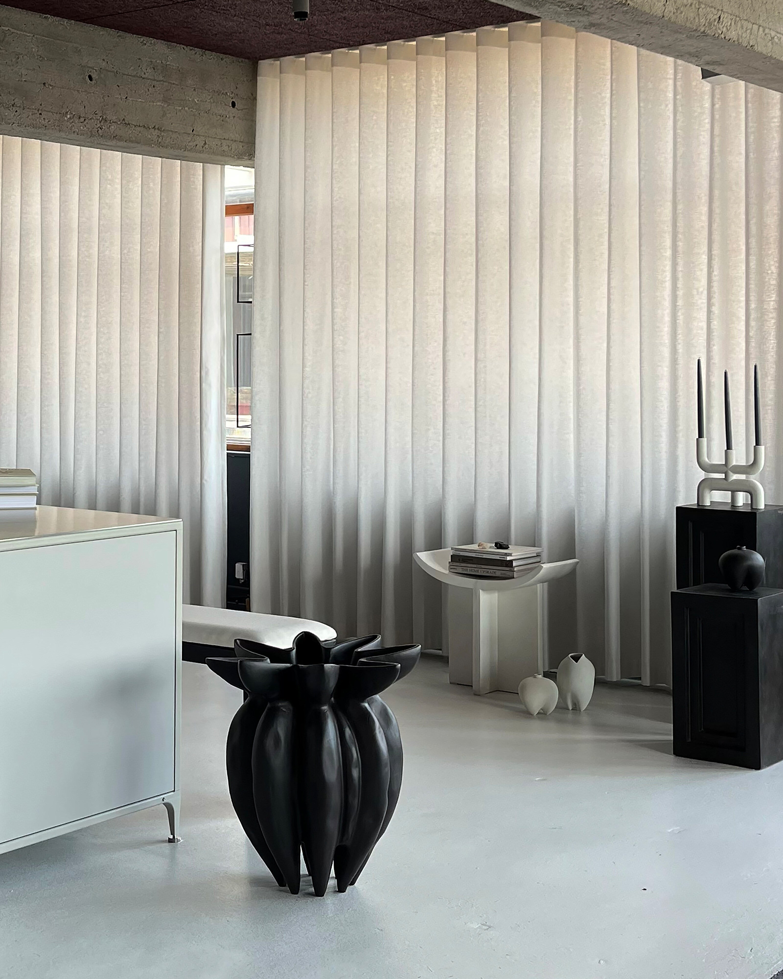 101 Copenhagen - Lotus Vase, Big - Coffee - Vase