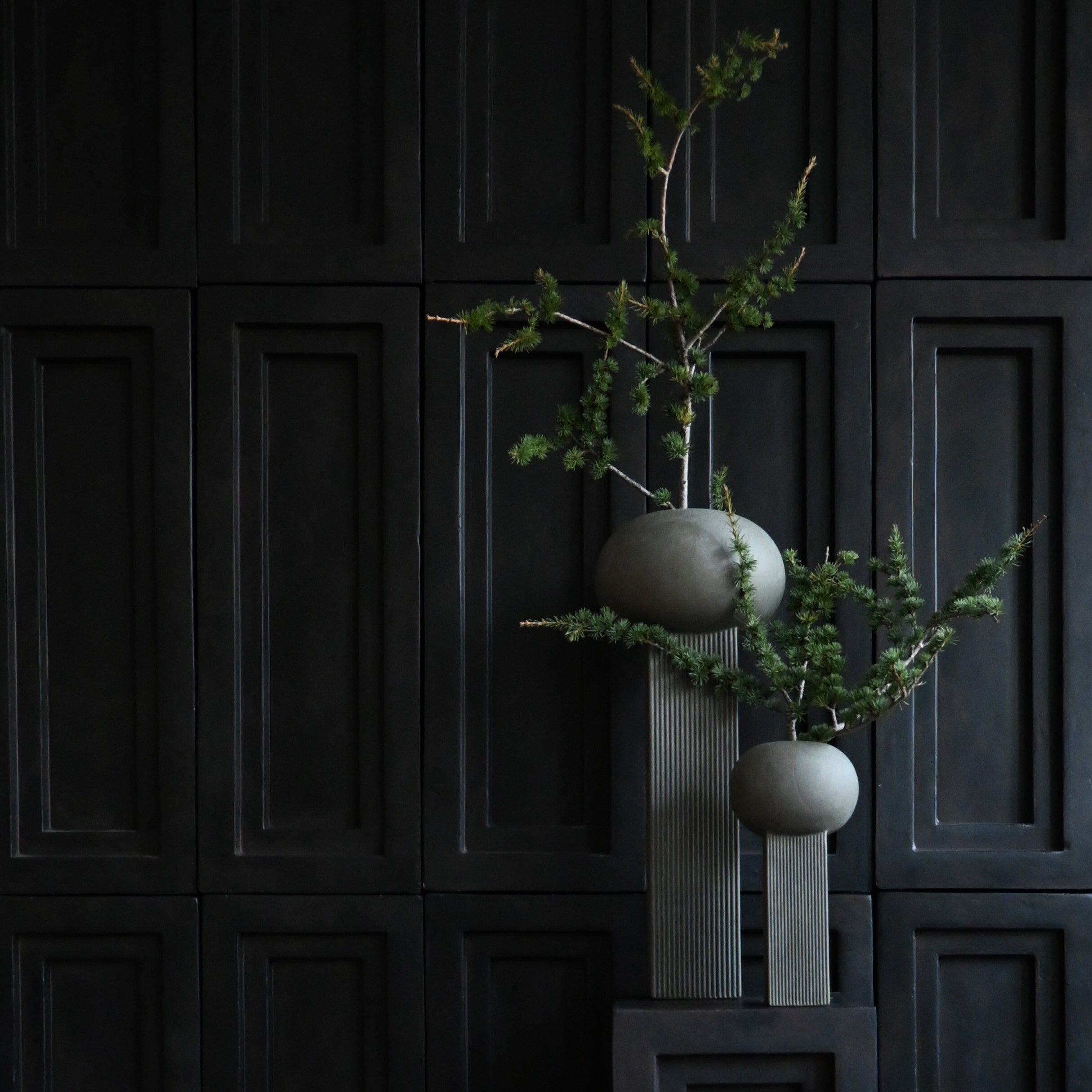101 Copenhagen - Empire Vase, Mini - Dark Grey - Vase
