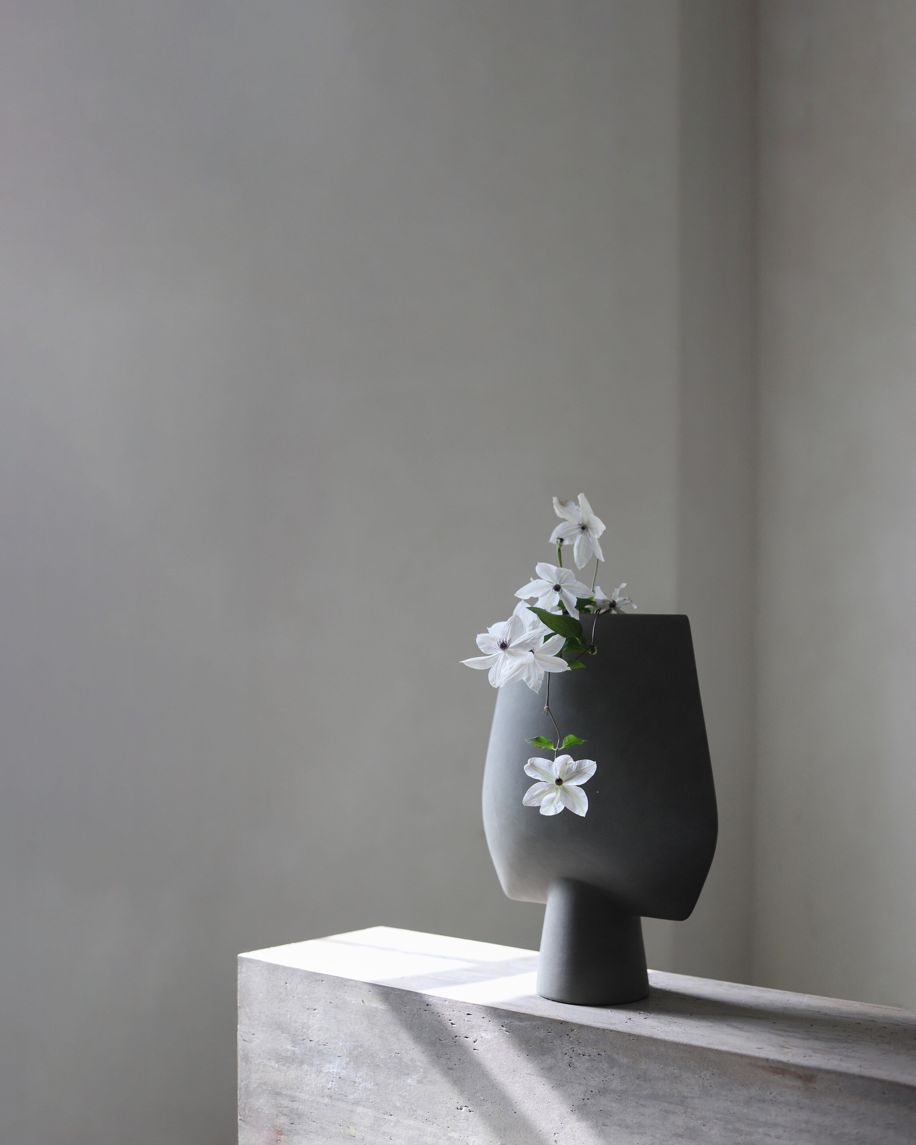 Sphere Vase Square, Big - Dark Grey | 101 Copenhagen