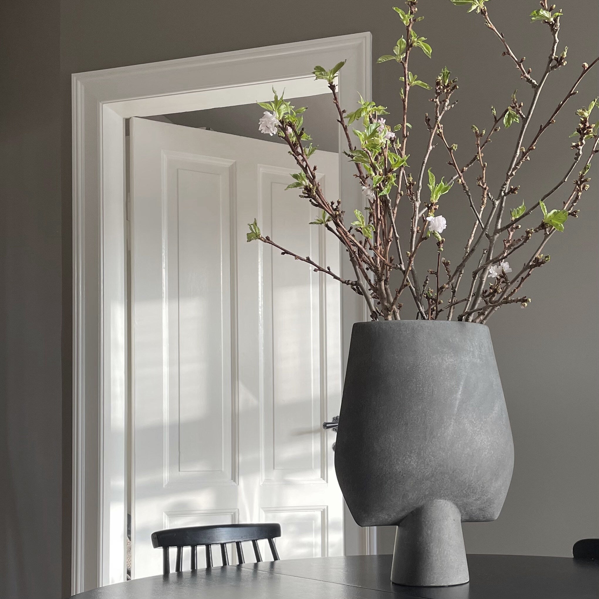 Sphere Vase Square, Big - Dark Grey | 101 Copenhagen