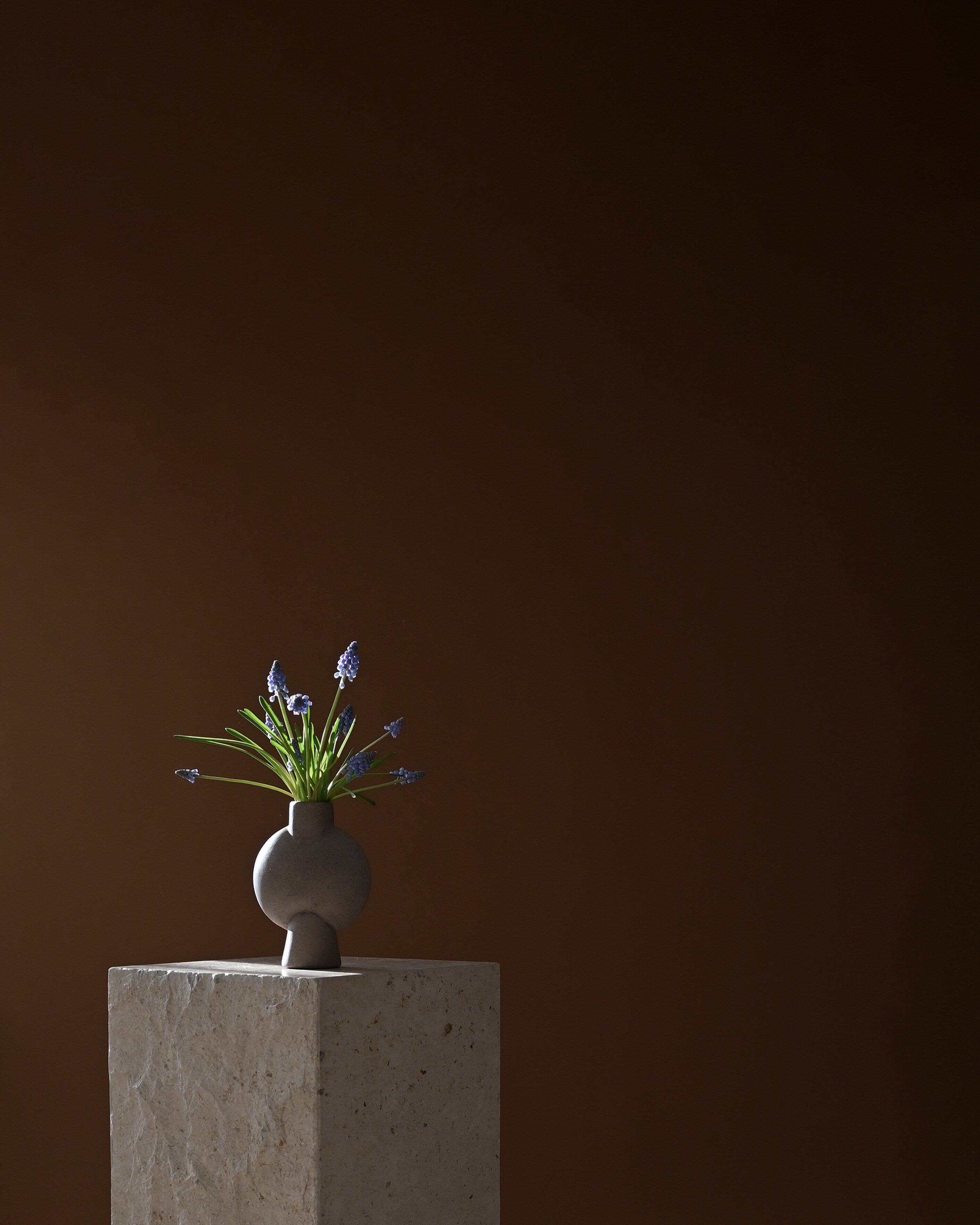 Sphere Vase Bubl, Mini - Taupe | Ceramic | 101 Copenhagen