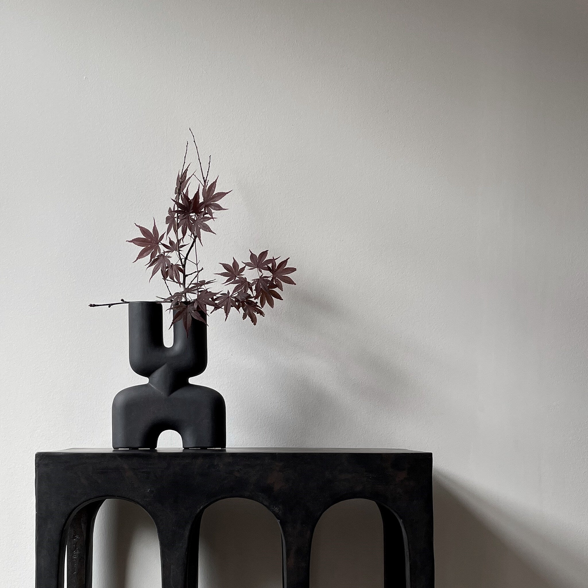 Cobra Vase Double, Mini - Coffee | Ceramic | 101 Copenhagen