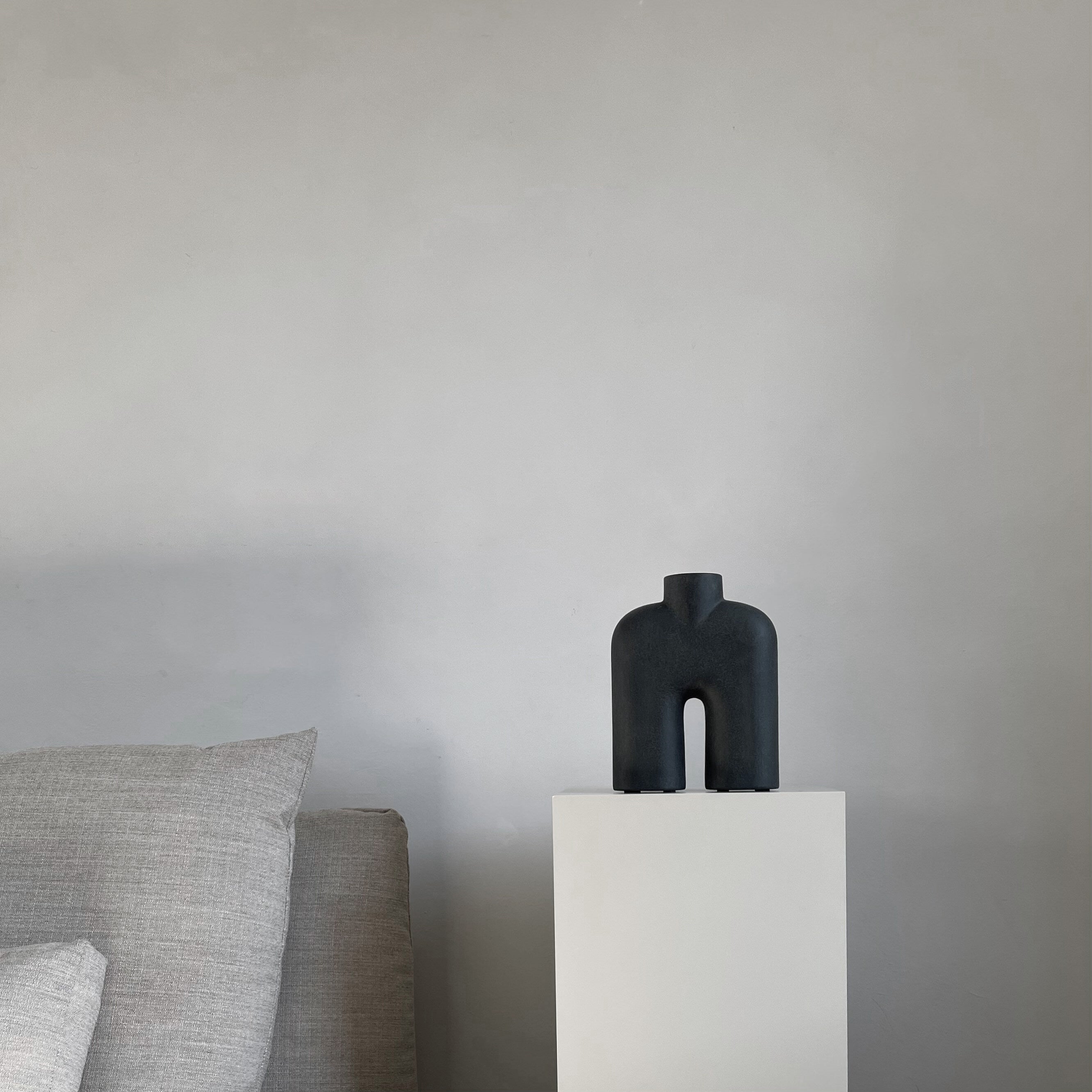 Cobra Vase Tall, Mini - Black | Ceramic | 101 Copenhagen