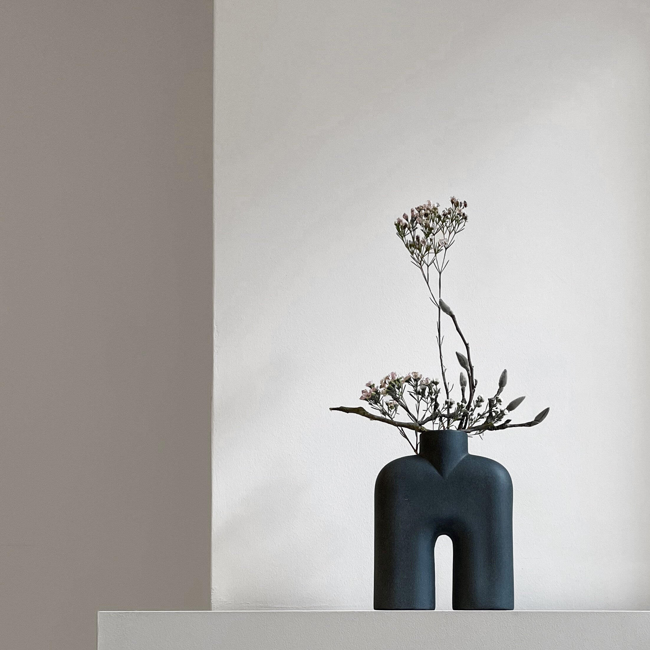 【未使用】101  Cobra Tall Mini Cobra Vase Tall, Mini - Black | Ceramic | 101 Copenhagen