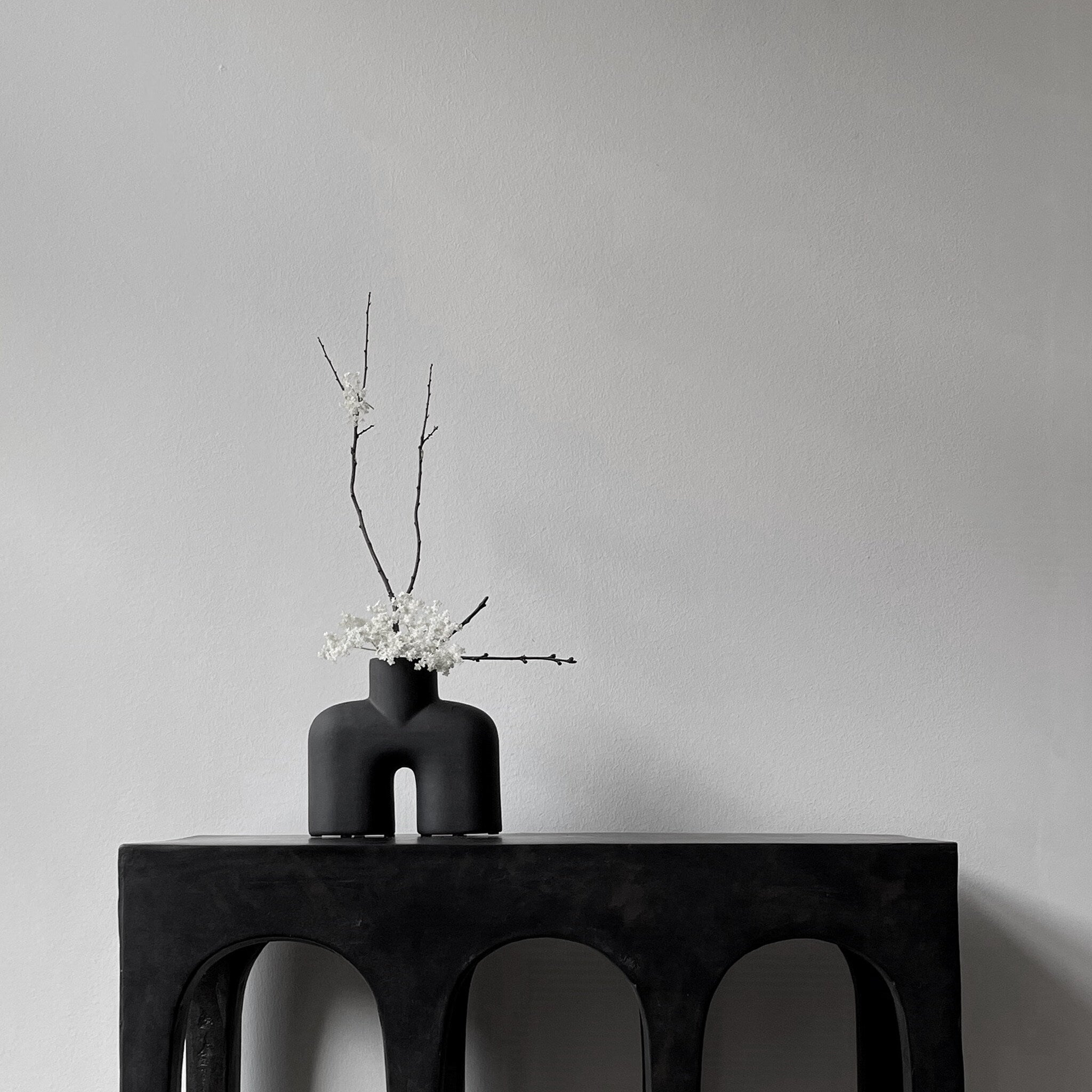 Cobra Vase Uno, Mini - Coffee | Ceramic | 101 Copenhagen