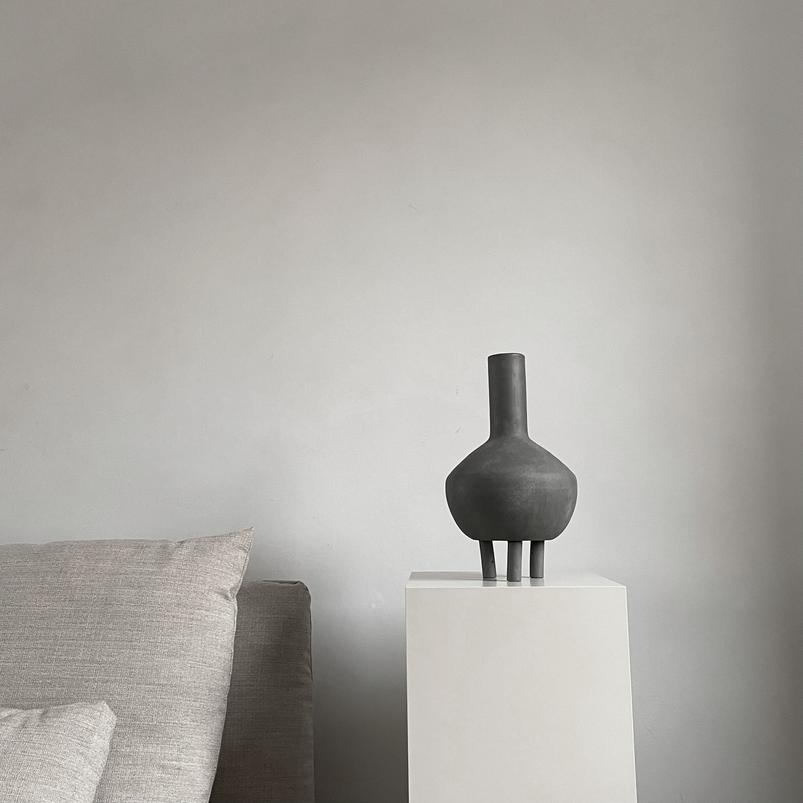 Duck Vase, Fat - Dark Grey | Ceramic | 101 Copenhagen