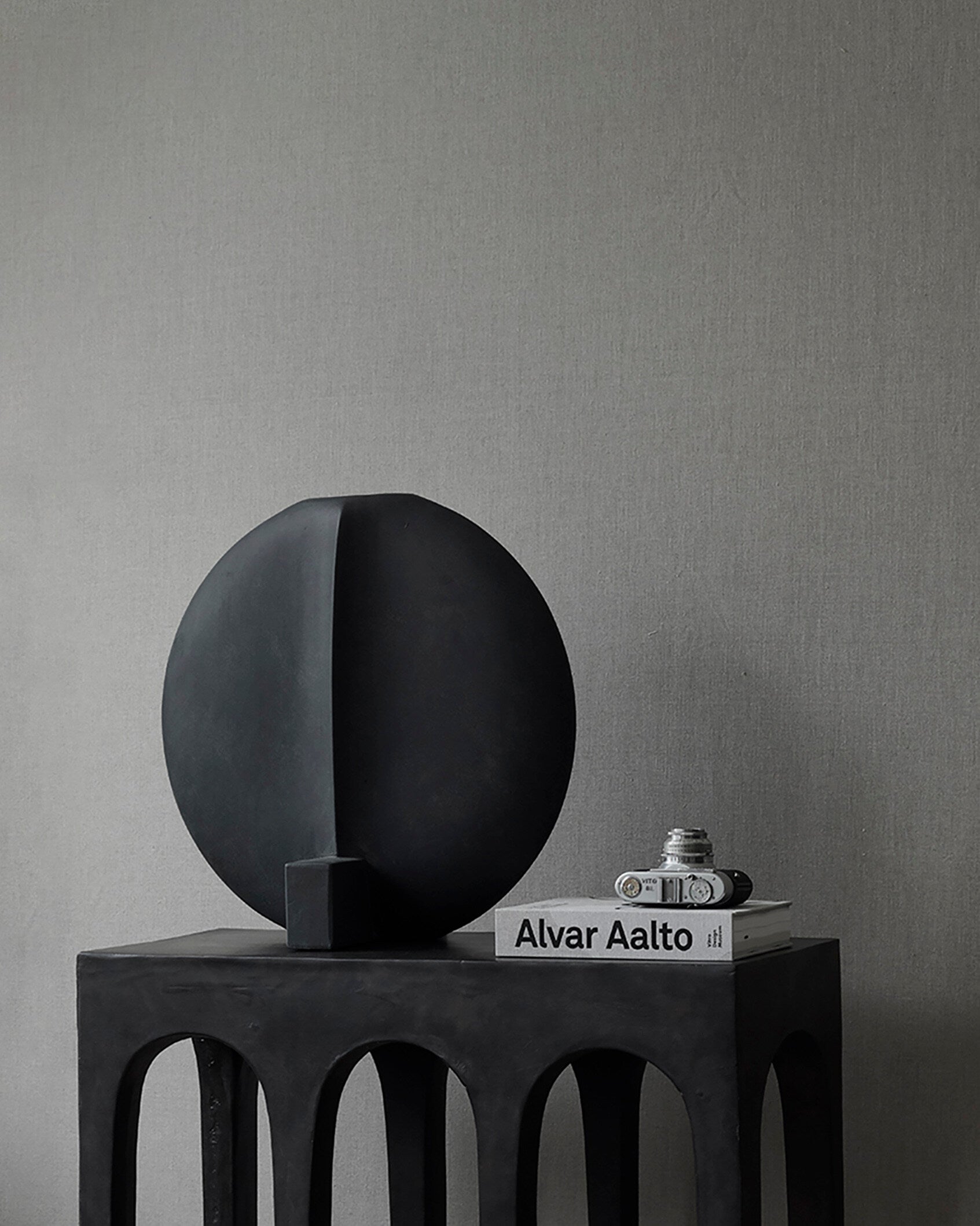 Guggenheim Vase, Big - Black | Ceramic | 101 Copenhagen