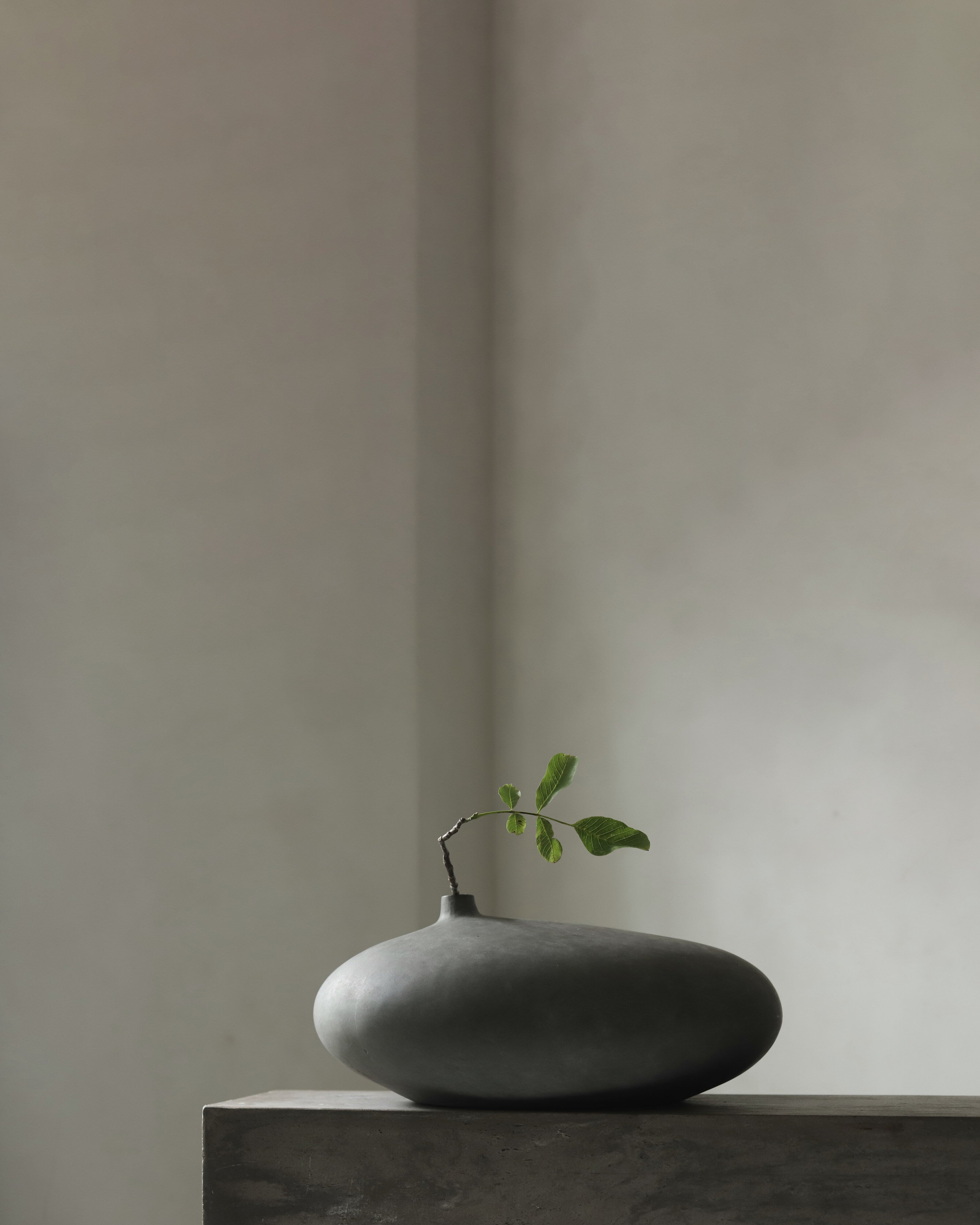 Submarine Vase, Fat - Dark grey | Ceramic | 101 Copenhagen