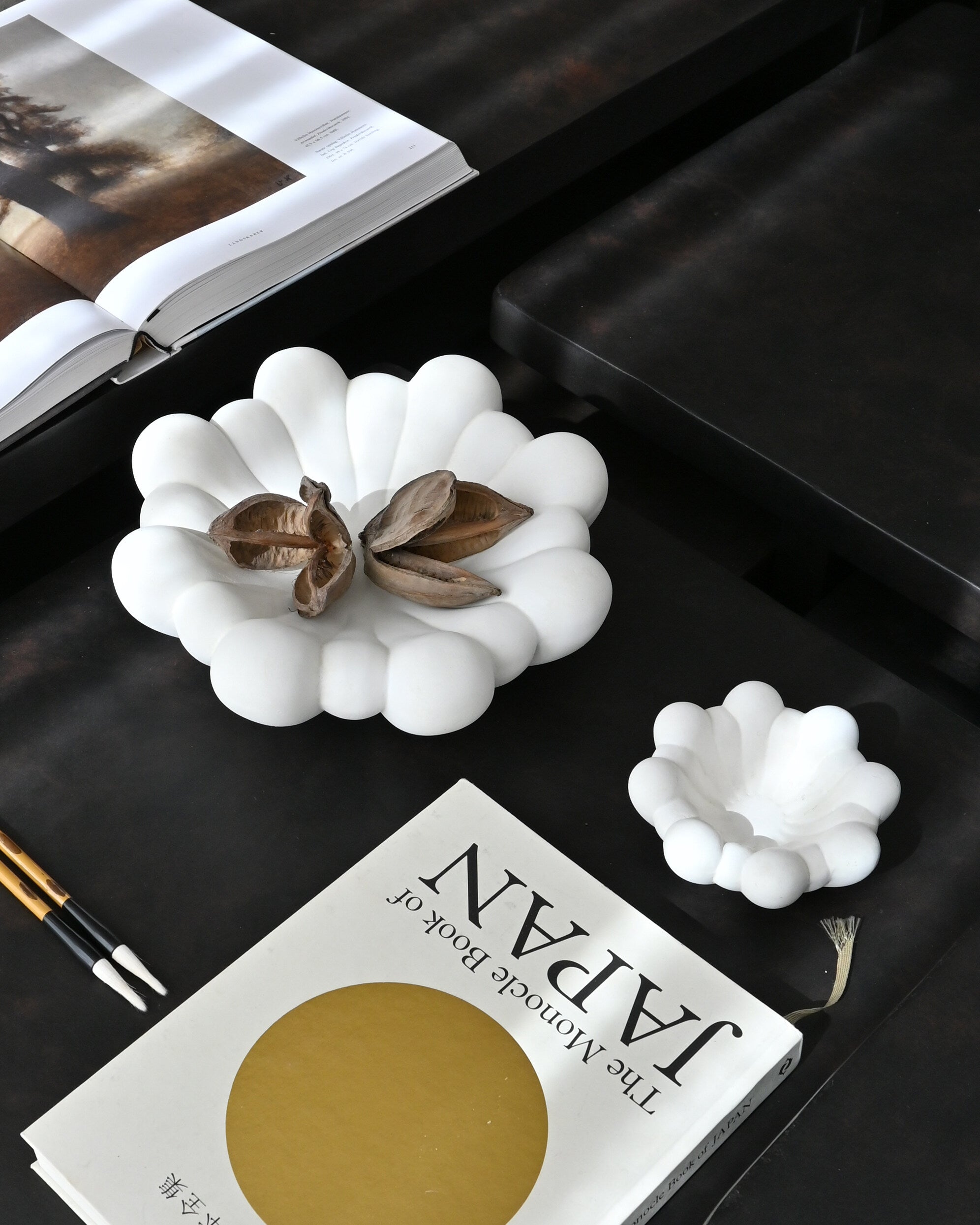 小物入れ 101  Bloom Tray Big Bone White 101 Copenhagen Bloom Tray, Big - Bone White – NORMODE