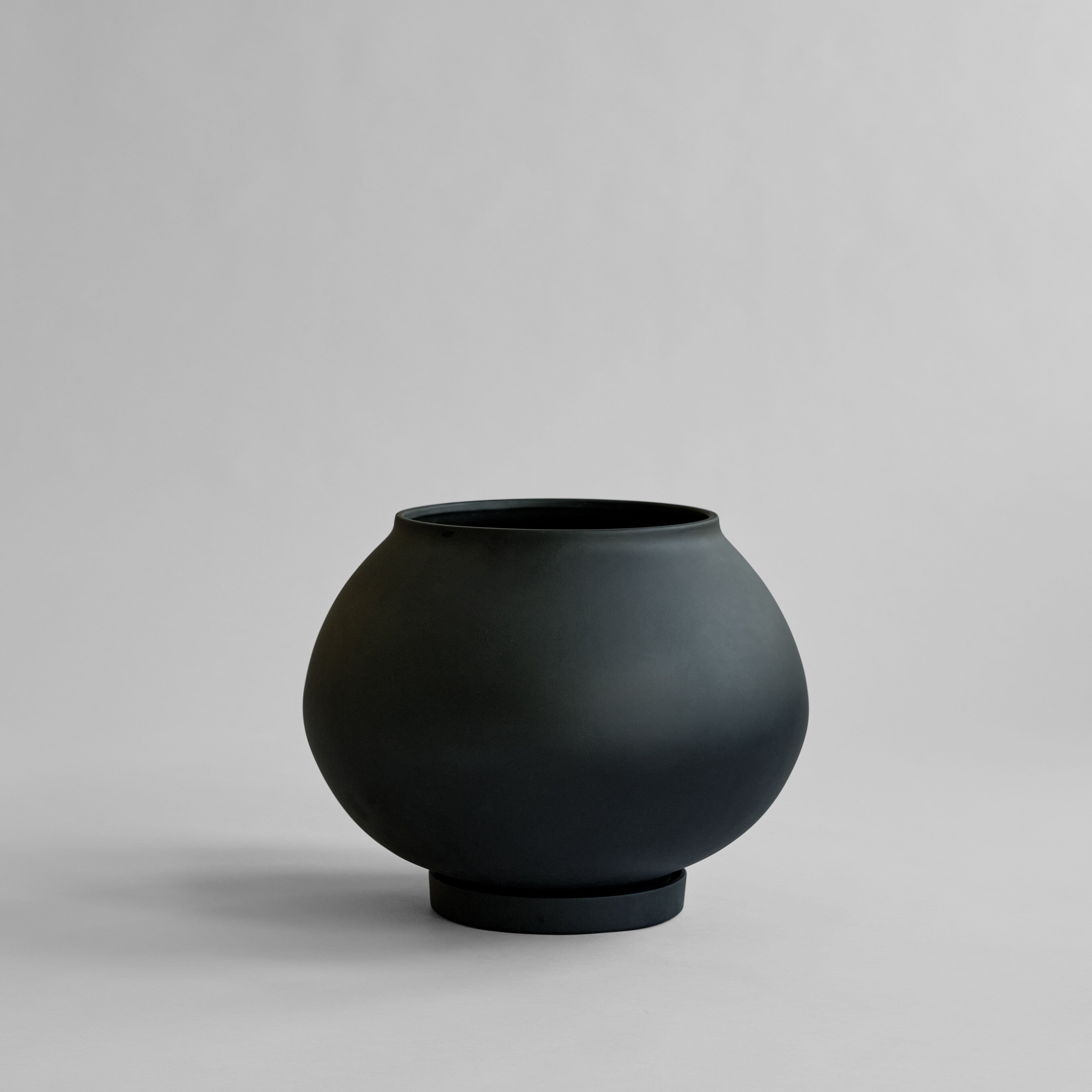 big black plant pots Sunao Plant Pot Fat, Big - Black | Ceramic