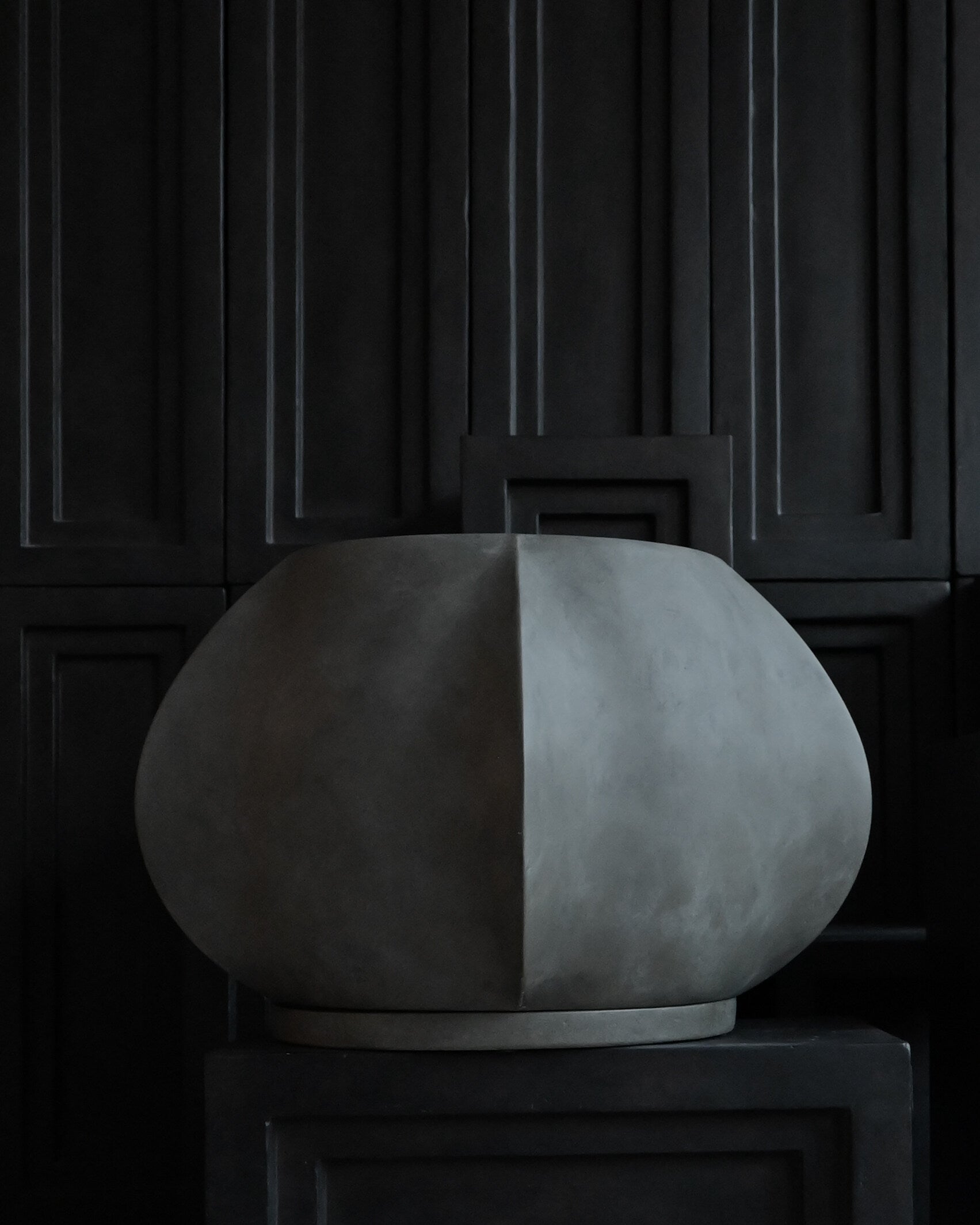 101 Copenhagen - Arket Plant Pot, Big - Dark Grey - Plant Pot