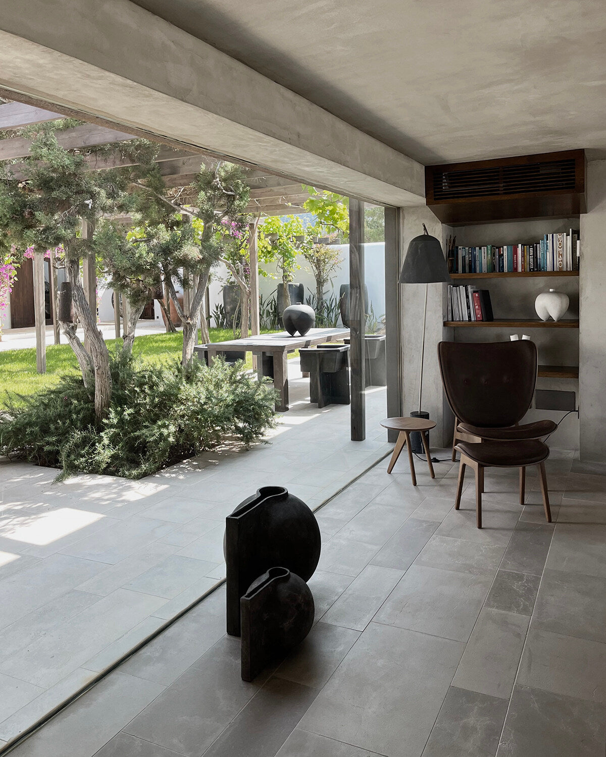 101 Copenhagen - Offset Vase, Big - Dark Grey - Vase