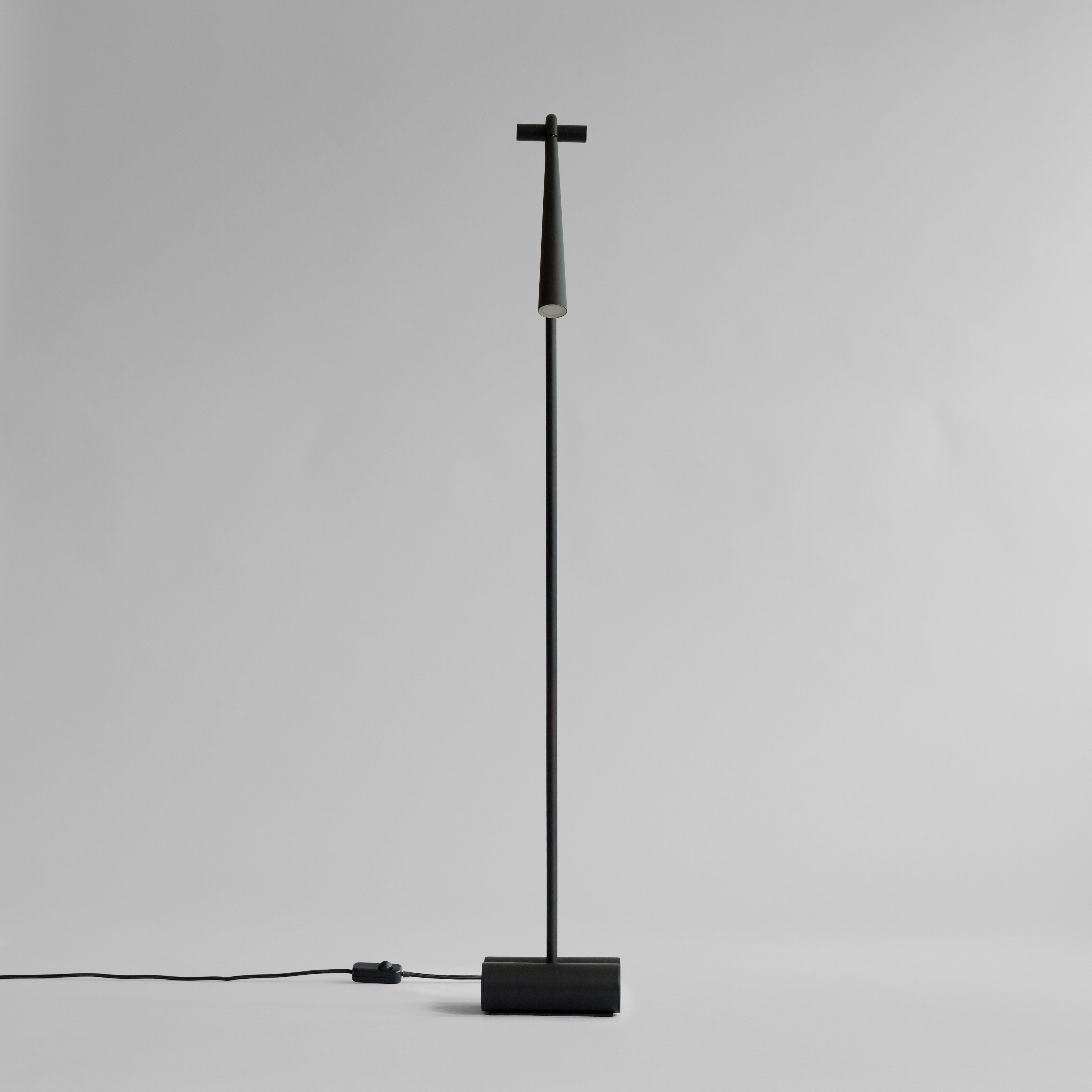 101 Copenhagen - Snake Floor Lamp - Burned Black - Floor Lamp