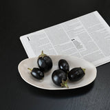 101 Copenhagen Native Oval Tray, Medio with mini aubergines