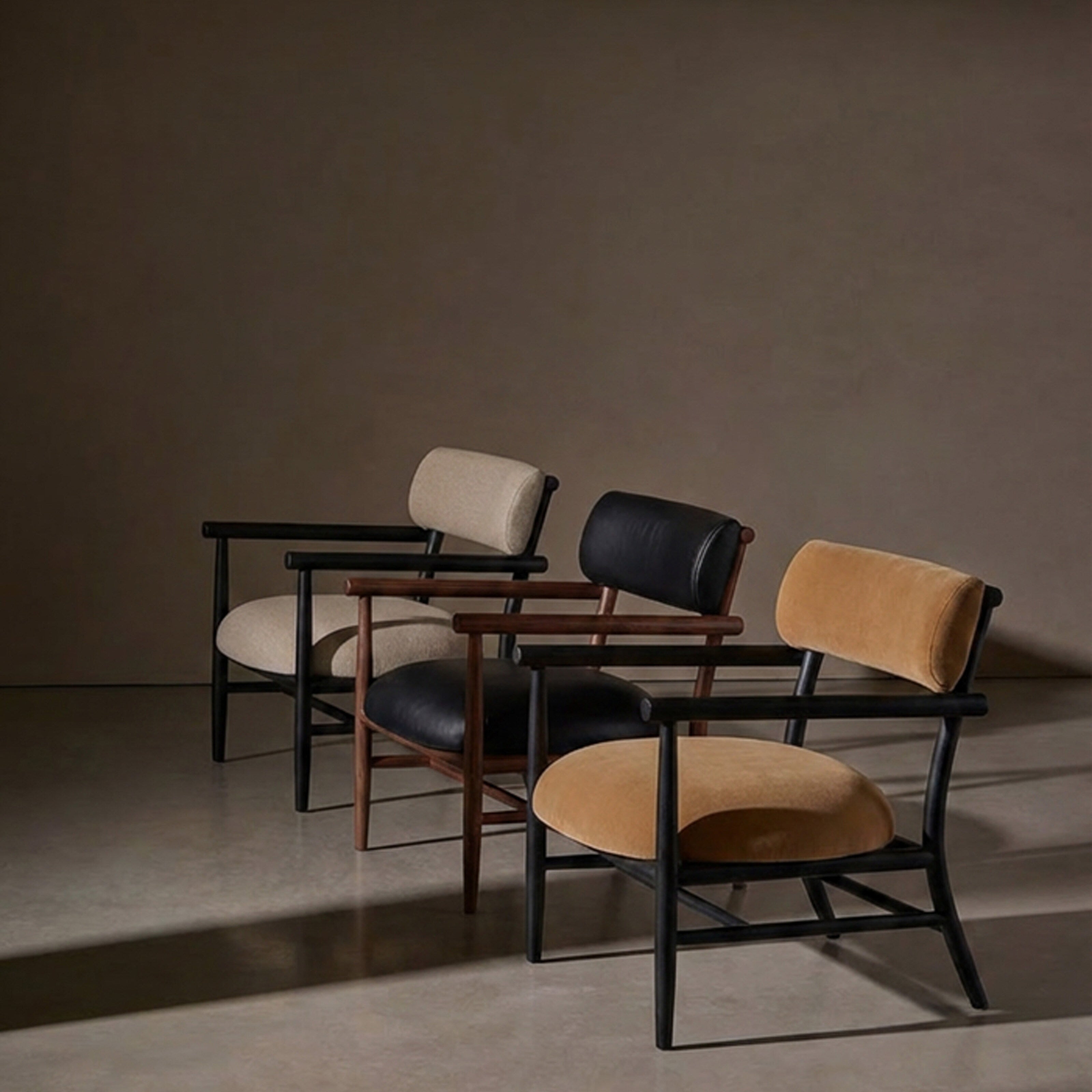 Nama Lounge Chair - Classic Brown Oak - Leather Black
