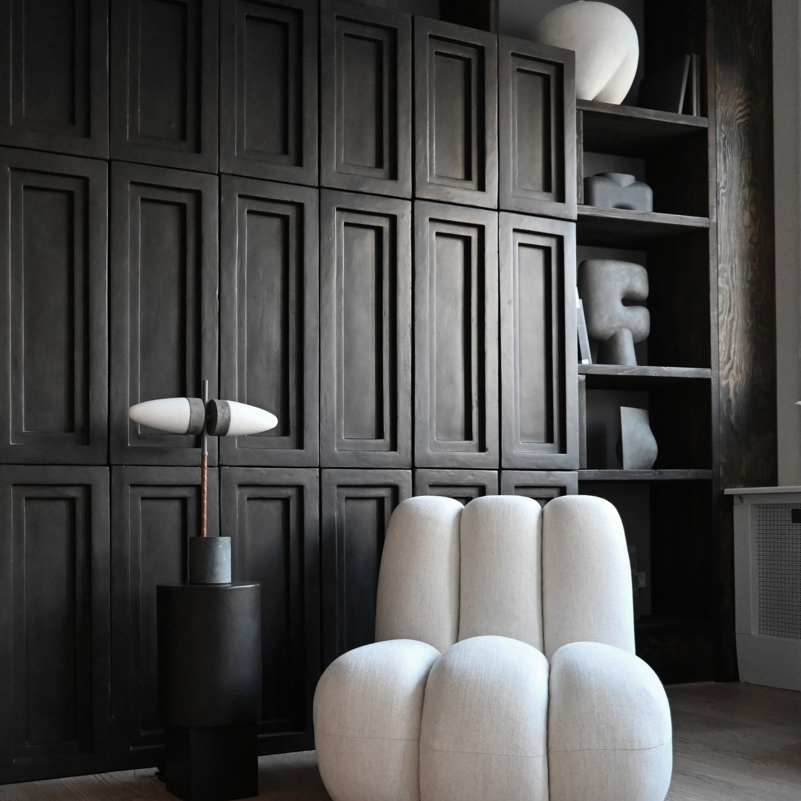 101 Copenhagen Toe Lounge chair and Bull table lamp