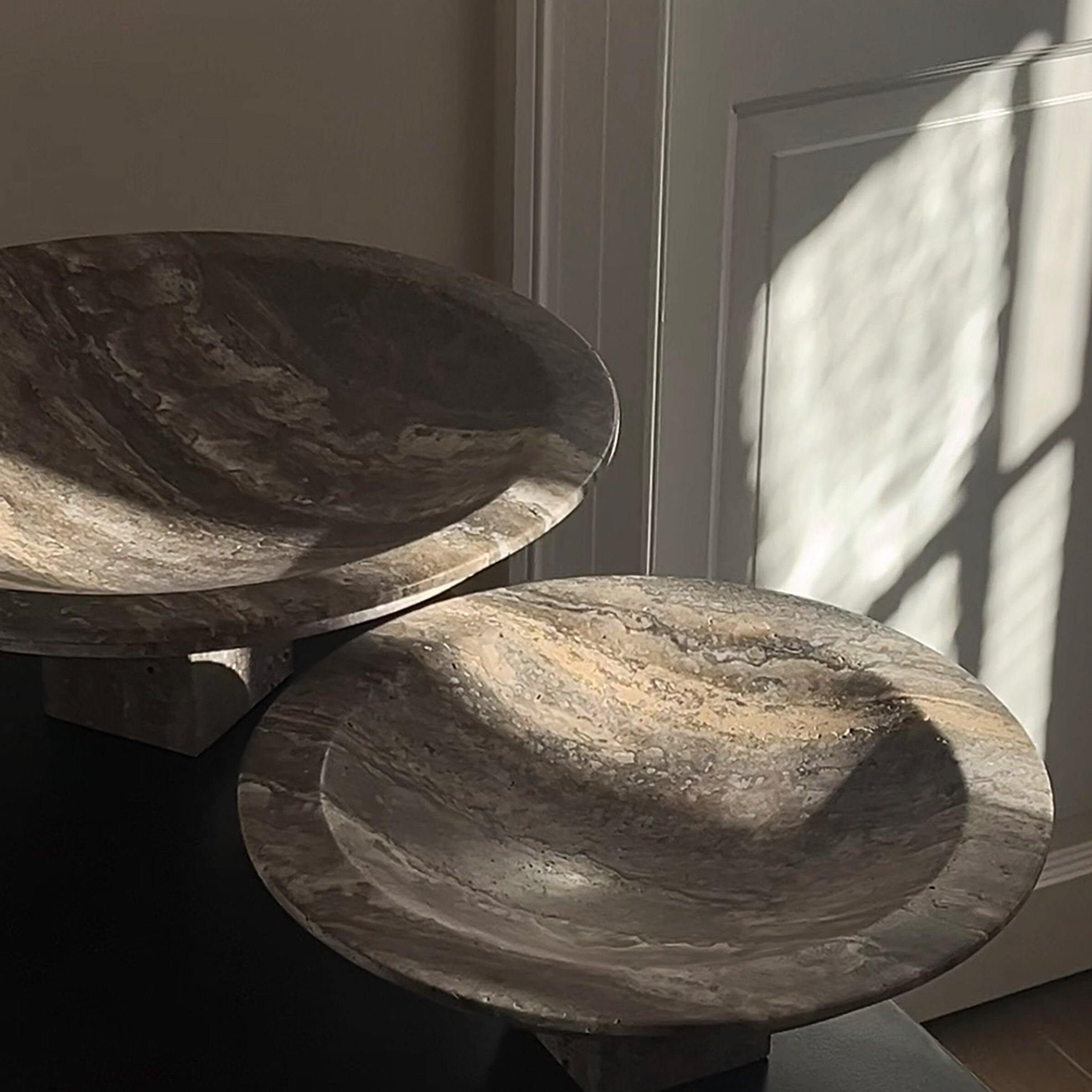 Sori Tray, Big - Silver Travertine