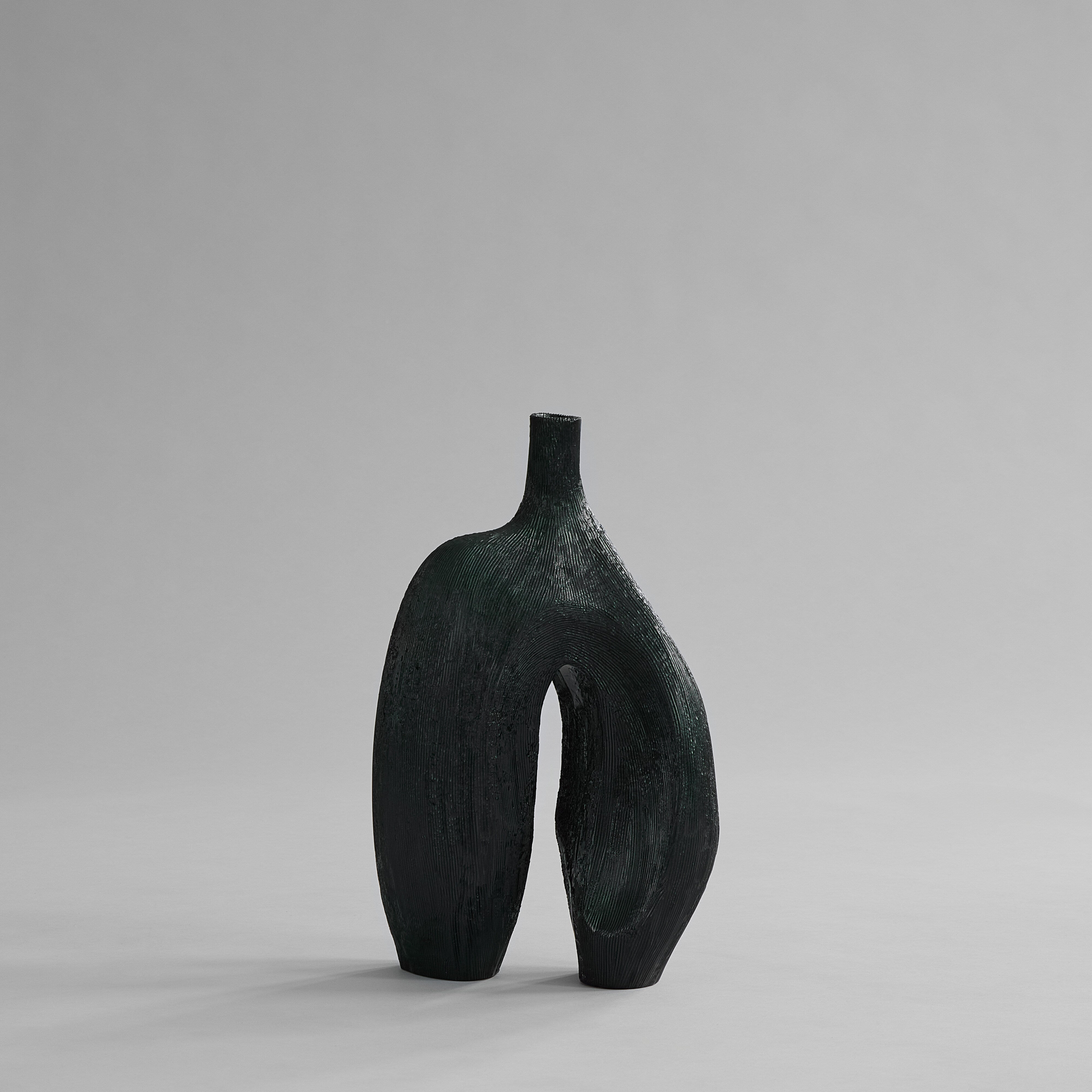 101 Copenhagen - Ni Vase, Medio - Carved Dark Green - Vase