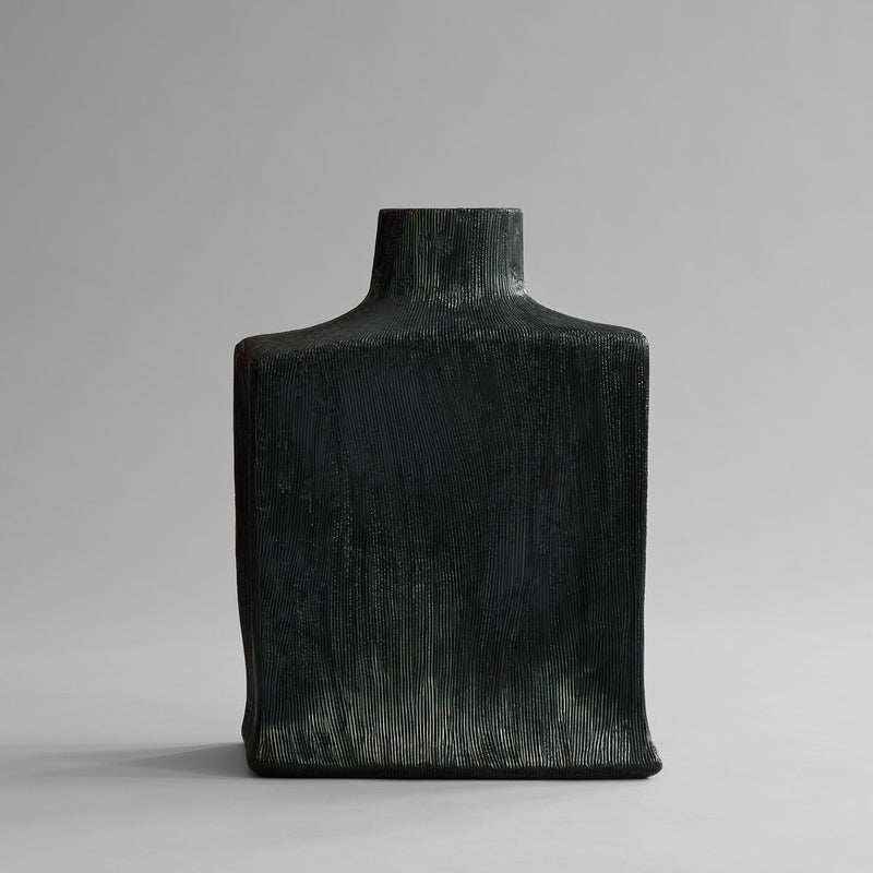 101 Copenhagen - Shin Vase, Hexa – Carved Dark Green - Vase