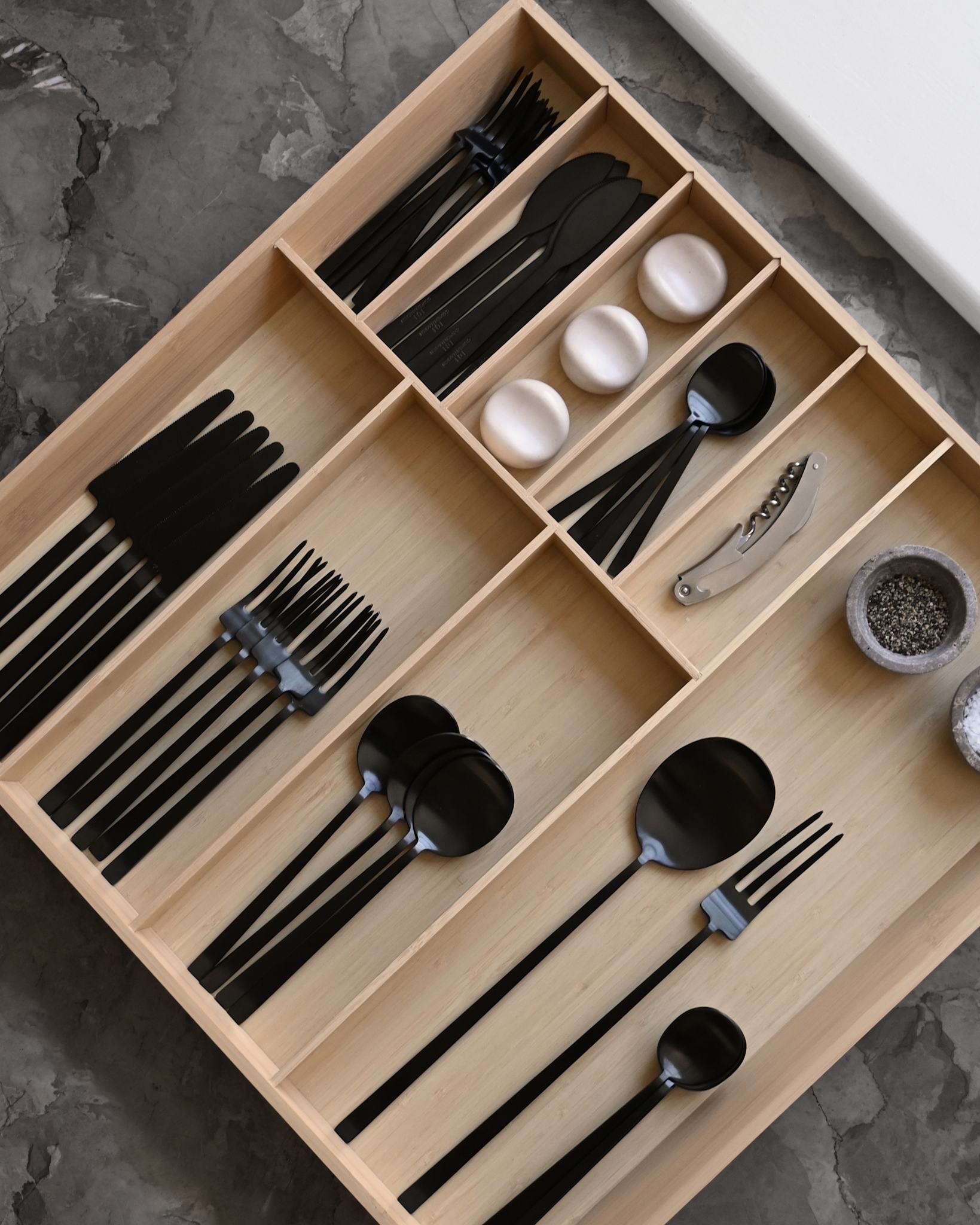 101 Copenhagen - Kogei Cutlery - Black (24 pcs) - Cutlery set