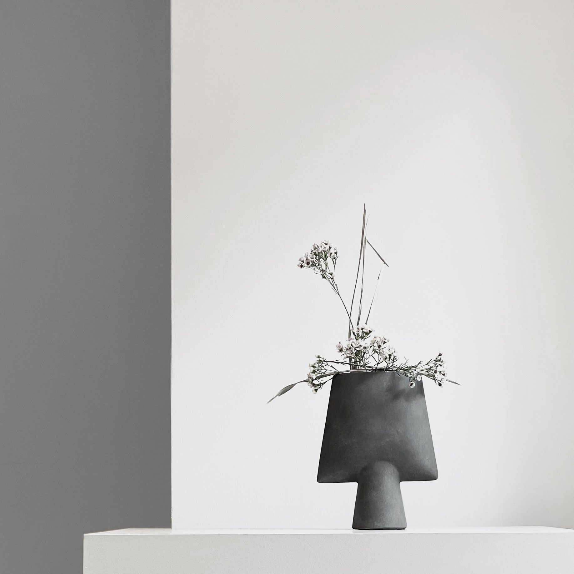 101 Copenhagen - Sphere Vase Square, Mini - Dark Grey - Vase