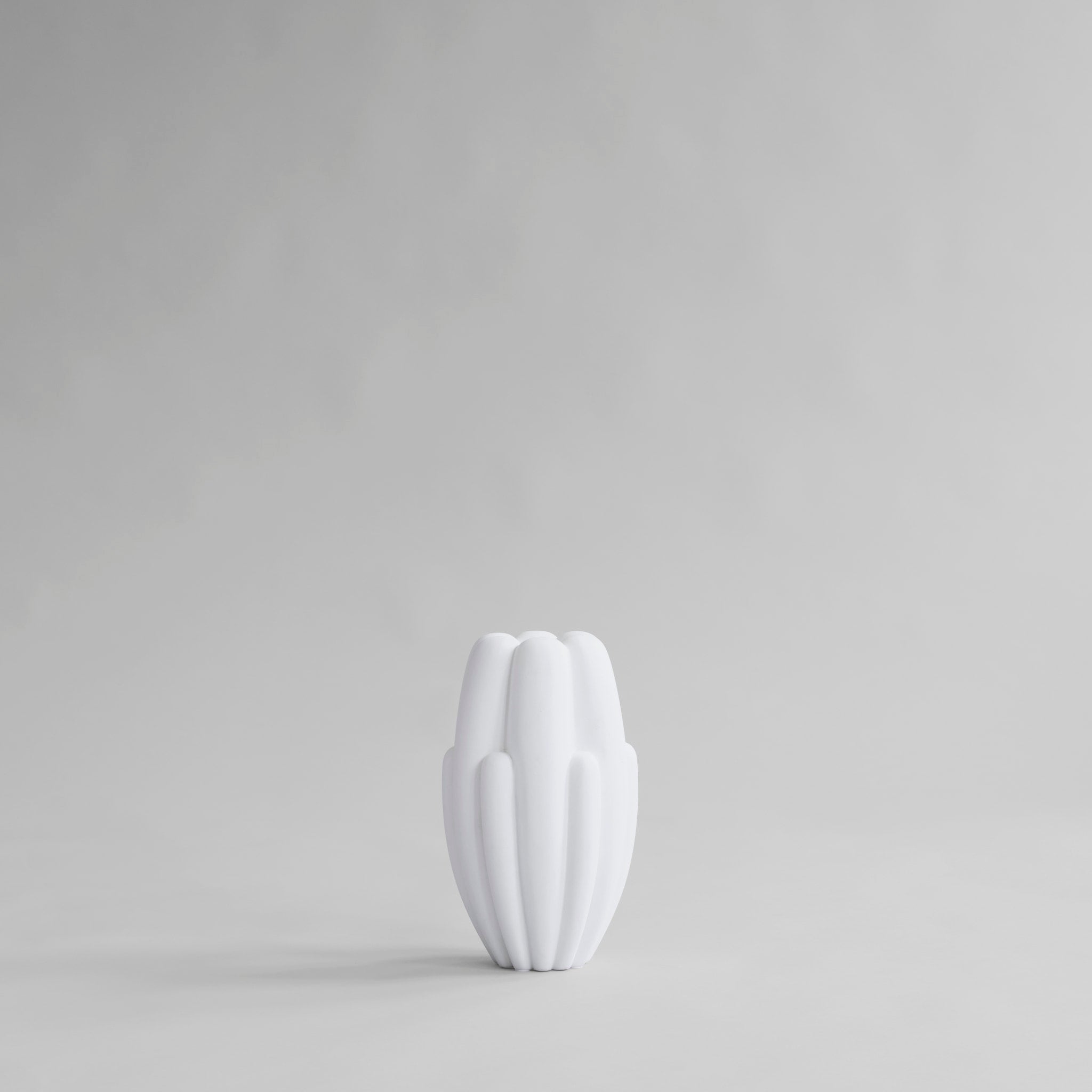 Bloom Vase Slim, Mini - Bone White - 101 Copenhagen