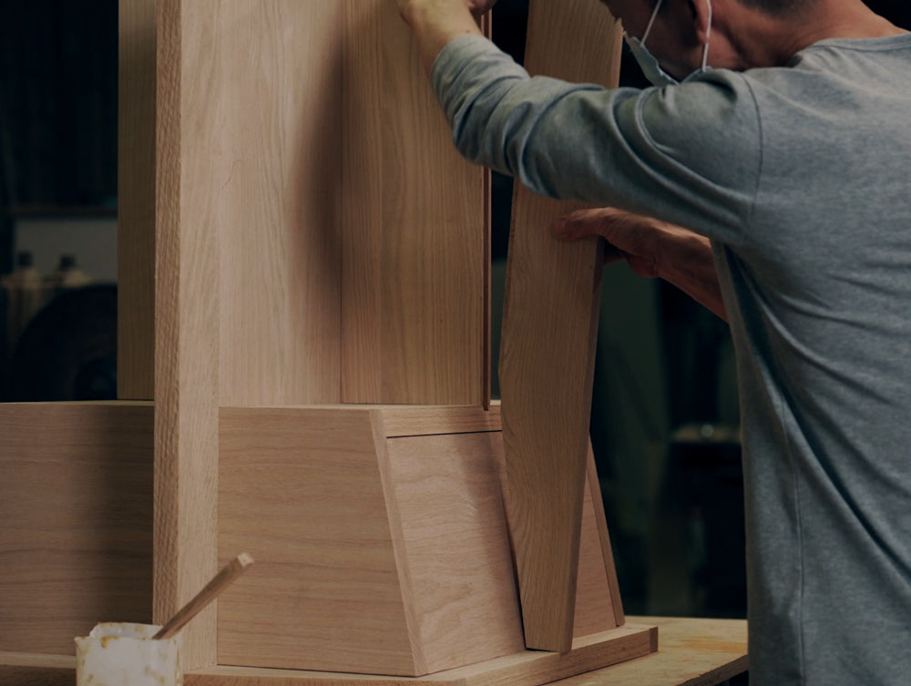 Assembling the Brutus chair in oak